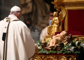 El papa Francisco realizó la Misa de Gallo con pocos fieles y en un horario especial por las restricciones impuestas por la pandemia | Foto RRSS