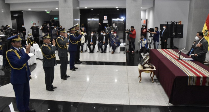 El presidente Luis Arce posesionó este martes al nuevo Alto Mando Militar | Foto ABI