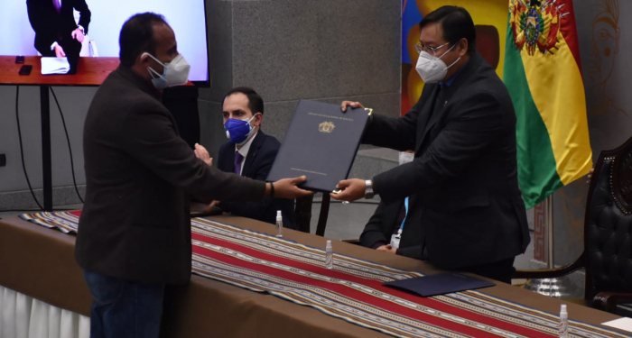 El Gobierno firmó este miércoles un contrato con Rusia | Foto RRSS