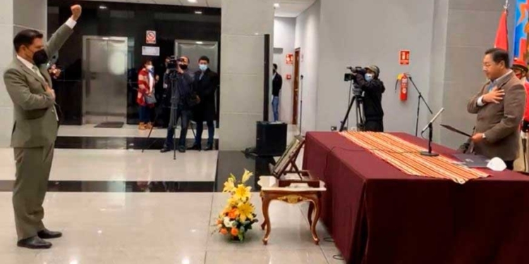Presidente posesiona a Jeyson Auza Pinto como nuevo Ministro de Salud | Foto: ABI