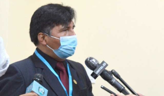 El ministro de Educación, Adrián Quelca | Foto ABI