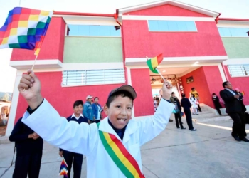 Niños en al escuela