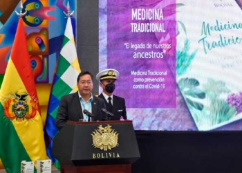 El presidente Luis Arce presenta recursos de información sobre el COVID-19 | Foto: ABI