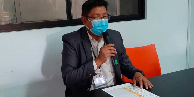 El director del Servicio Departamental de Salud (SEDES), Yercin Mamani | Foto: ABI