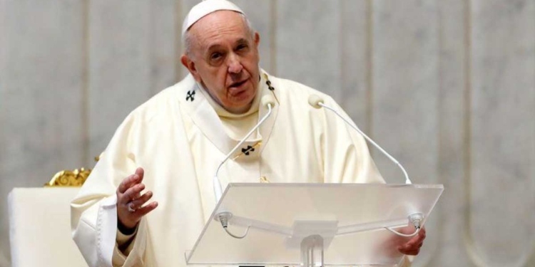 El Papa Francisco realiza una misa en el día de la fiesta de Nuestra Señora de Guadalupe en la Basílica de San Pedro, en el Vaticano, 12 diciembre 2020. REUTERS