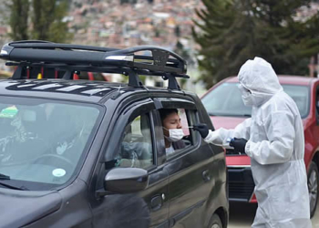 Toma de pruebas de antígeno nasal para el diagnóstico de COVID-19 | Foto RRSS