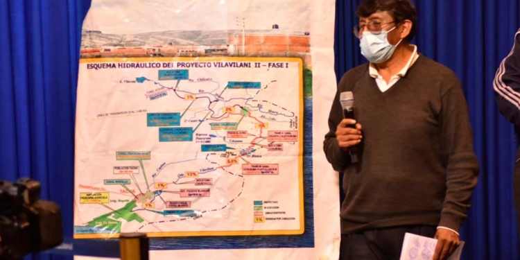 Conferencia de prensa Saúl Apaza, del Directorio de Cuenca de usuarios de las Aguas del Desaguadero-Mauri (DICUADEMA) | Foto ABI
