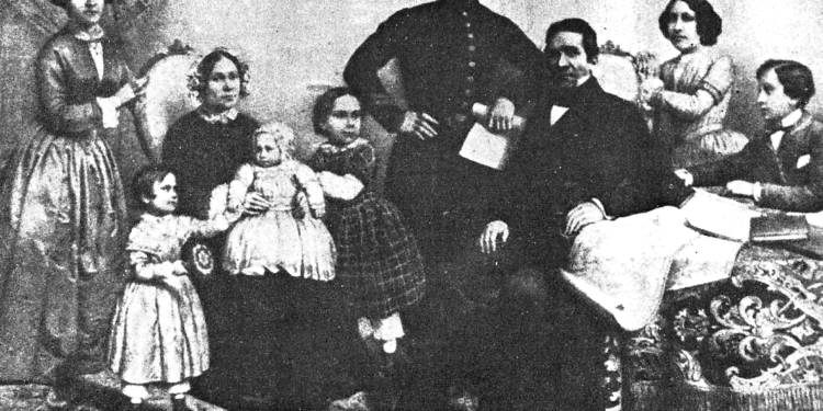 El mariscal Andrés de Santa Cruz (1792-1865), rodeado de su familia, en La Paz, Bolivia. | Foto Wikipedia