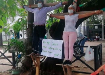 Protestas por falta de atención y medicamentos en el Hospital Oncológico, Santa Cruz | Foto: El Deber
