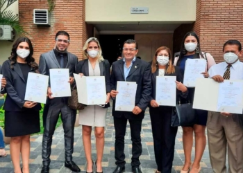 Reciben credenciales las nuevas autoridades municipales de la ciudad de Santa Cruz | Foto: RRSS