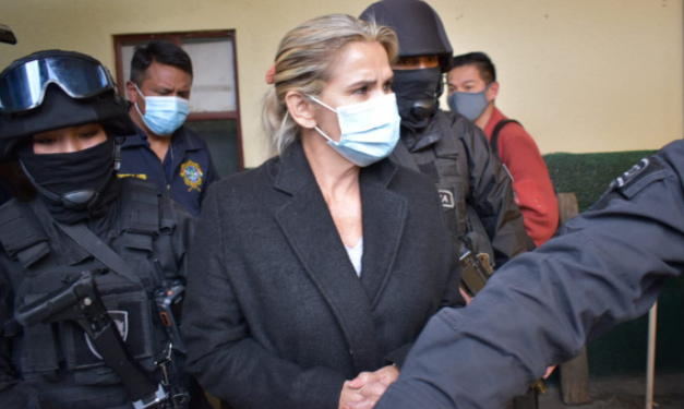 Áñez presta declaración ante la Fiscalía de La Paz | Foto: RRSS