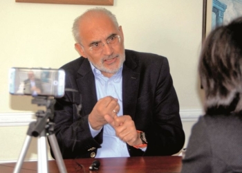 Carlos Mesa en entrevista