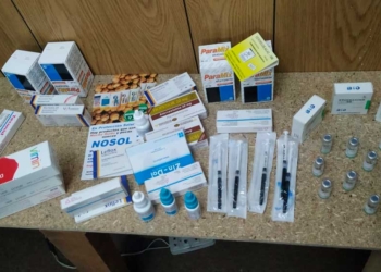 Medicamentos encontrados por la Policía en la clínica. Foto: cortesía