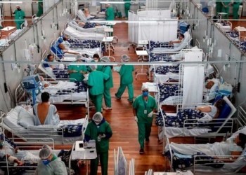 Registro general del Hospital Municipal de Campaña Pedro Dell Antonia, en la que se atienden pacientes de COVID-19, en la ciudad de Santo André (estado de San Pablo, Brasil). EFE/Sebastiao Moreira