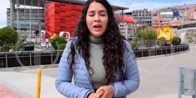 La peruana pidiendo disculpas a la población boliviana. | Captura de pantalla