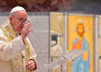 El Papa Francisco en la Bendición Urbi et Orbi de Pascua 2021. | Foto: Vatican Media