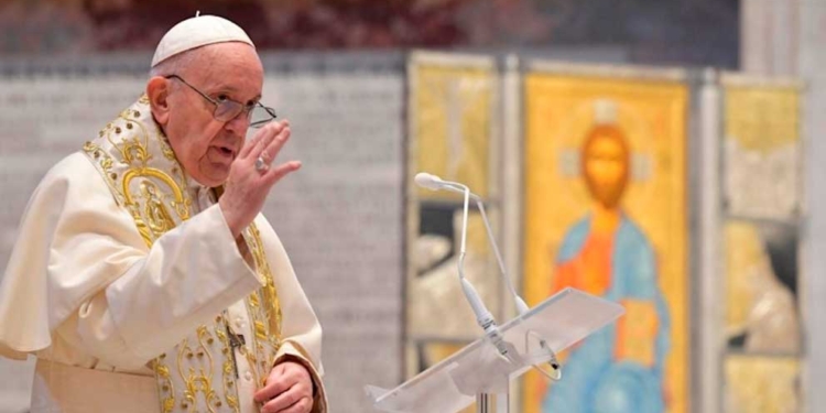 El Papa Francisco en la Bendición Urbi et Orbi de Pascua 2021. | Foto: Vatican Media