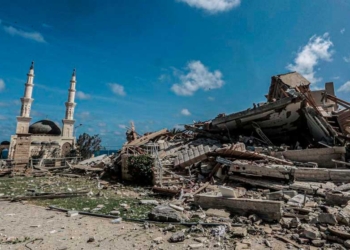 Derrumbes provocados por un ataque aéreo israelí esta mañana, en medio de la escalada de violencia israelí-palestina. | Foto: Europa Press