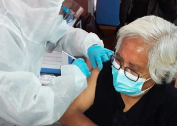 Vacunación masiva en el Punto de la Facultad de Medicina de la UMSA