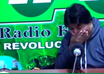 Evo resfriado y sin barbijo da entrevista de una hora en radio