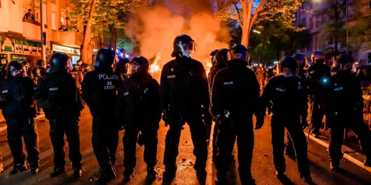 Enfrentamientos con la Policía tras las manifestaciones del 1 de Mayo | Foto: El Mundo