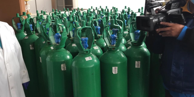 Salud ejercerá control en venta de oxígeno y medicamentos para evitar especulación