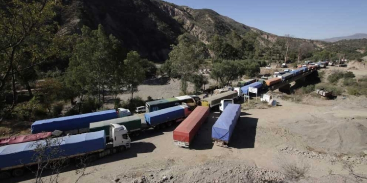 Productores agrícolas cochabambinos intensifican bloqueo en Parotani  | Foto: RRSS