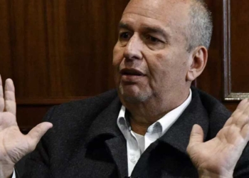 El ministro boliviano de Gobierno (Interior), Arturo Murillo, habla durante una entrevista con la agencia AFP, el 6 de diciembre de 2019 en La Paz © Aizar Raldes / AFP