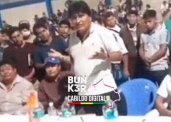 Evo Morales acusa "guerra sucia" de periódicos de La Paz y Santa Cruz