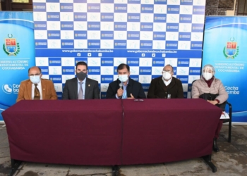 Autoridades de Cochabamba en conferencia de prensa