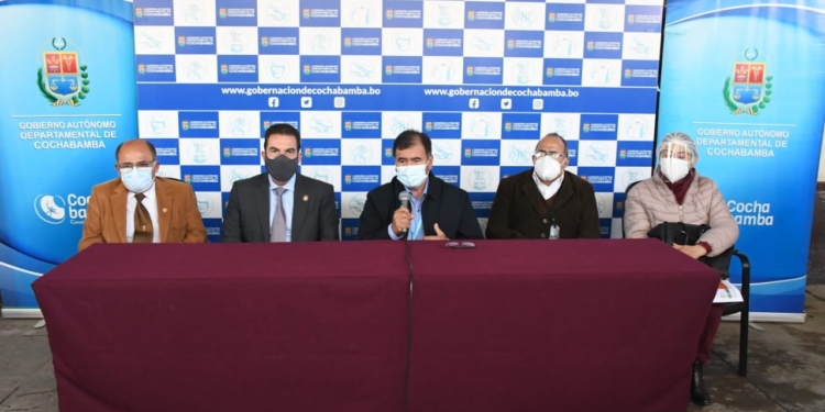 Autoridades de Cochabamba en conferencia de prensa