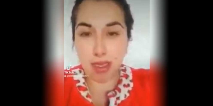 Mujer que afirmó ser ahijada del presidente Luis Arce y que aclaró lo sucedido en redes sociales. (RRSS)