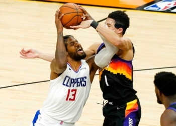 Los Clippers siguen vivos en la final del Oeste y habrá juego 6. AP