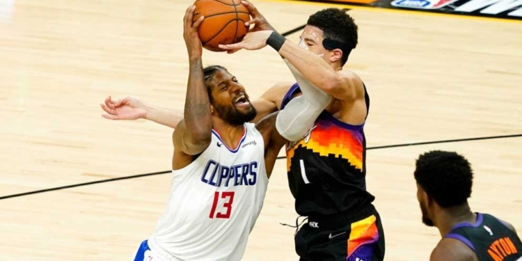 Los Clippers siguen vivos en la final del Oeste y habrá juego 6. AP