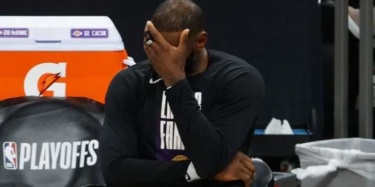 LeBron James vs. Phoenix Suns en Playoffs (Foto: Getty Images)