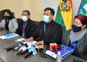 Conferencia de prensa del ministro de Educación, Adrián Quelca | Foto: ABI