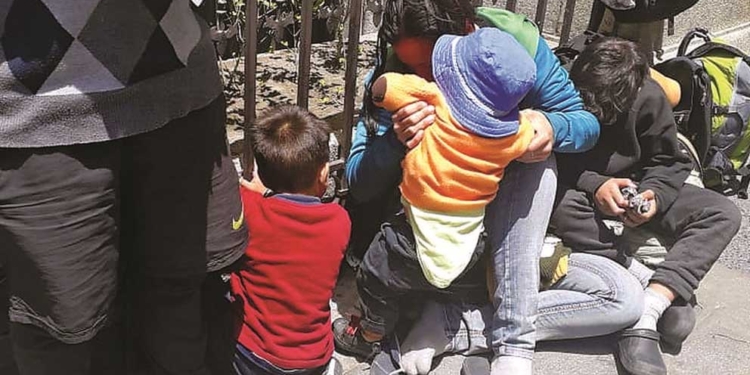 Niños venezolanos en Bolivia están expuestos a la mendicidad
