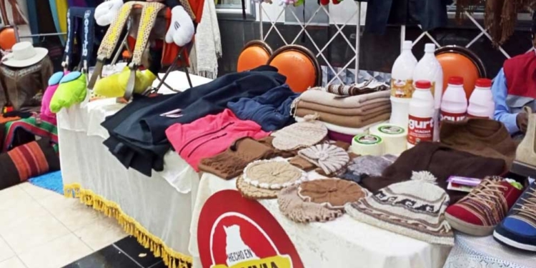 Alcaldía de El Alto promueve manufactura de  sus pobladores