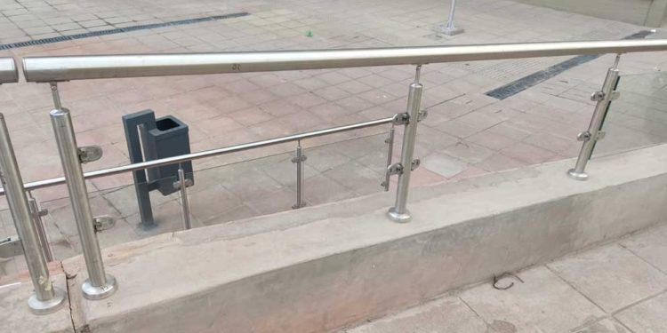 Roban cinco vidrios de dos sectores del complejo de viaductos Tejada Sorzano