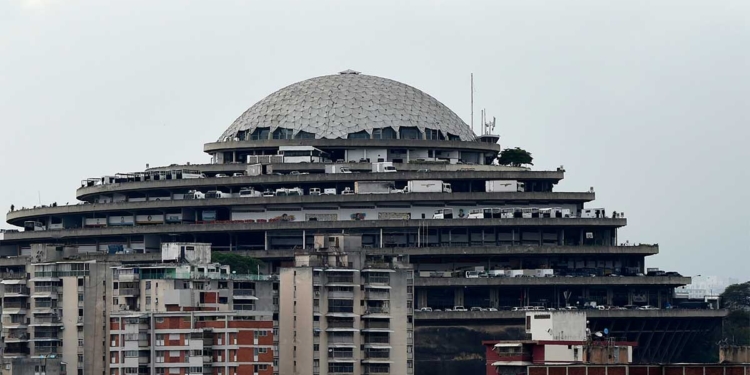 Vista de la sede del Servicio Nacional de Inteligencia Bolivariano (SEBIN), conocida como “El Helicoide”. Foto: STR / AFP, 09/05/2019, Caracas (Venezuela).