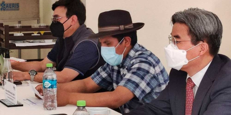 El embajador de Corea en Bolivia, Kim Ki-Hong
