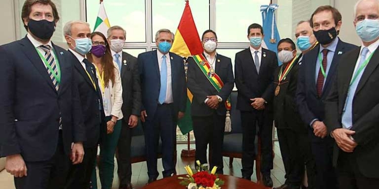 Alberto Fernández con el presidente de Bolivia, Luis Arce. | Foto: La Nación
