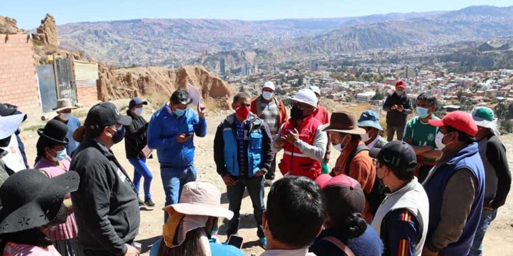 Inspección conjunta: Subalcalde Vladimir Avila y Vecinos del Barrio Alto Pedregal en contra del avasallamiento de propiedad municipal.