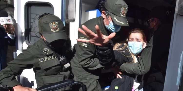 Expresidenta de Bolivia, Jeanine Áñez guarda detención preventiva en el penal de mujeres.