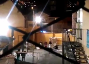 Grupo de internas al interior del penal de Miraflores en La Paz. | Foto: Erbol