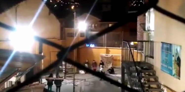 Grupo de internas al interior del penal de Miraflores en La Paz. | Foto: Erbol