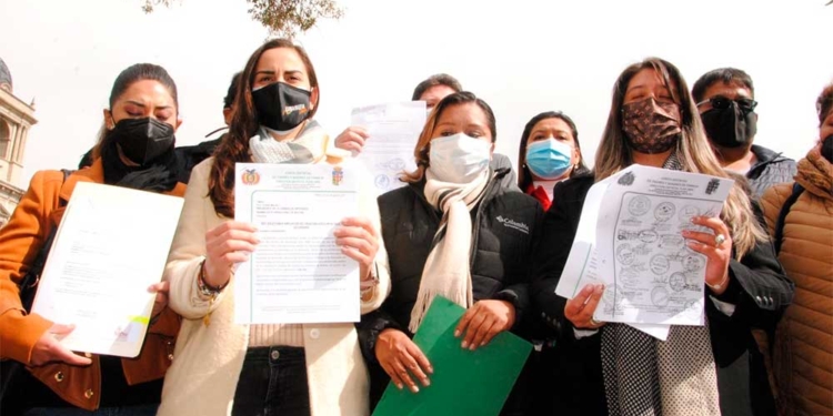 Las alcaldías de La Paz, Santa Cruz, Potosí y Tarija presentaron este martes a la Asamblea Legislativa Plurinacional el proyecto de ley modificatorio del desayuno escolar.