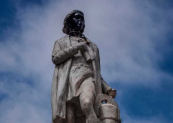 La Alcaldía de La Paz informó este martes que cuantifica y evalúa el costo que demandará la reparación de la nariz cercenada y pintado de la cara del monumento a Cristóbal Colón.