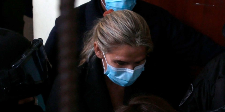 El Juez Segundo de Instrucción Anticorrupción de La Paz determinó este martes detención preventiva contra Jeanine Añez por un lapso de seis meses