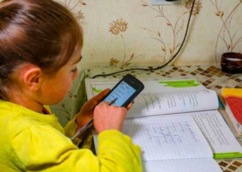 Niña  pasando clases virtuales en Pandemia | Foto: ONU